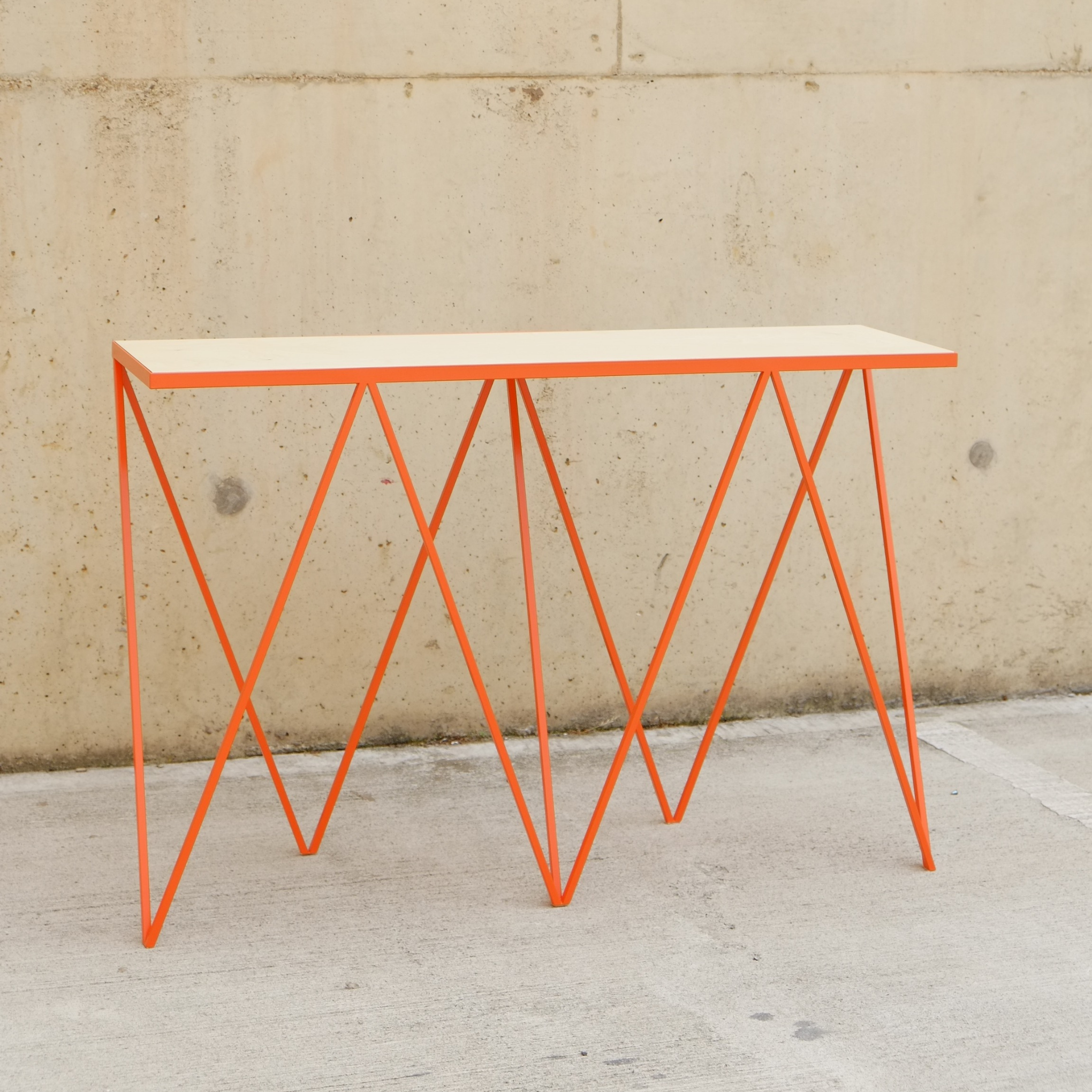 Giraffe Console Table - Birch plywood top